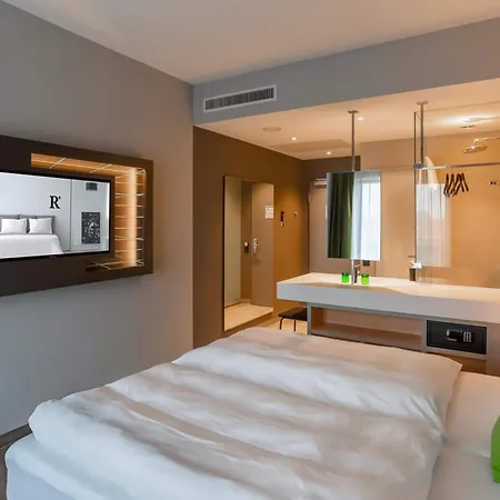 Elaya Kevelaer, Trademark Collection By Wyndham 3*